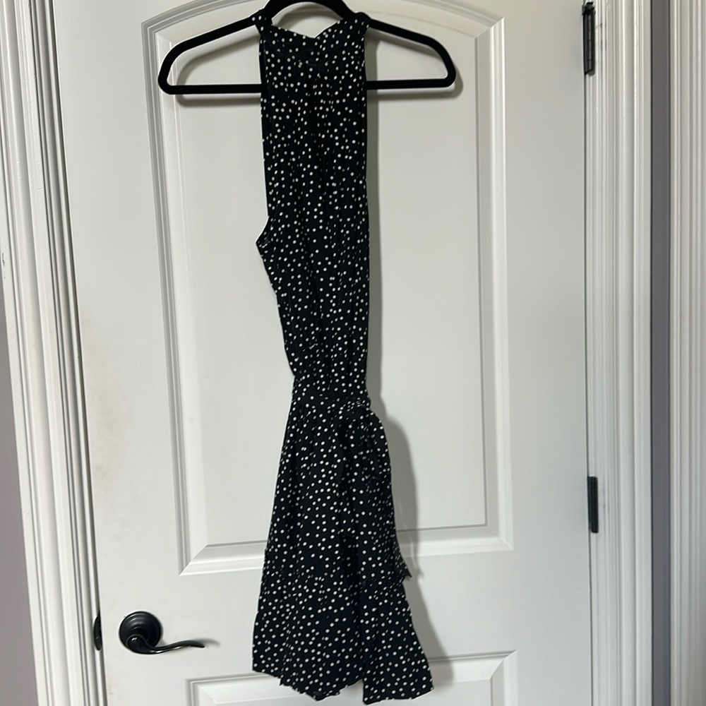 Sleeveless halter dress